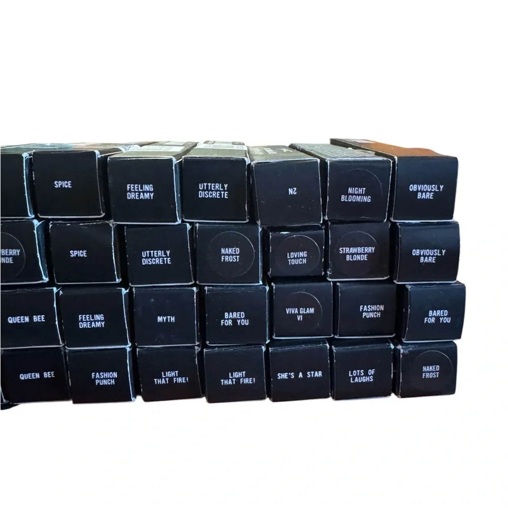 MAC LIPGLASS. NEW IN BOX.